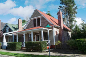 Clamdigger Cottage by Seabrook Hospitality